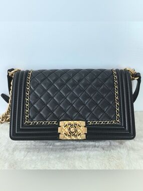 CHANEL Boy Flap bag Black Quilted Lambskin Crossbody Bag with Gold Hardware